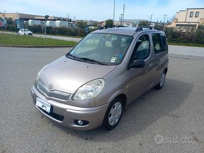 Toyota yaris verso 1,4 td