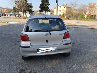 Vendo Toyota Yaris