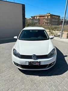 Volkswagen Golf 1.6 TDI DPF 5p. Highline-*