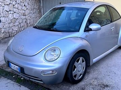 VOLKSWAGEN New Beetle - 2002