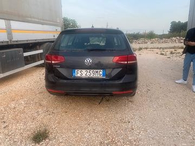 Volkswagen Passat 1.6 Diesel incidentata
