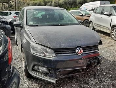 Volkswagen Polo 1.0 benzina 75cv 2017 incidentata