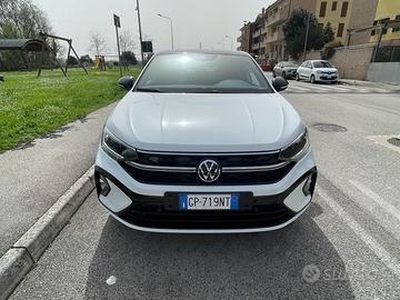 VOLKSWAGEN Taigo R-Line cambio automatico