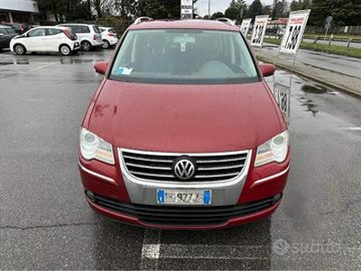 Volkswagen Touran 2.0tdi