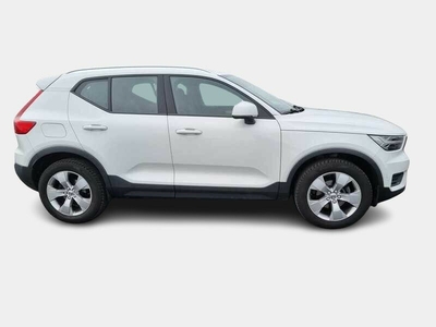 VOLVO XC40 T3 automatico Momentum Pro