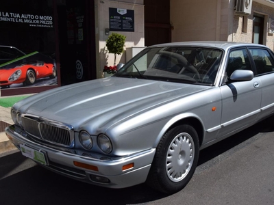 Jaguar XJ 3.2