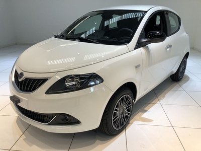 Lancia Ypsilon 1.0 FireFly 5 porte S&S Hybrid Ecochic Gold nuovo