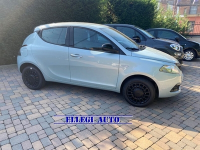 Lancia Ypsilon 1.0 FireFly