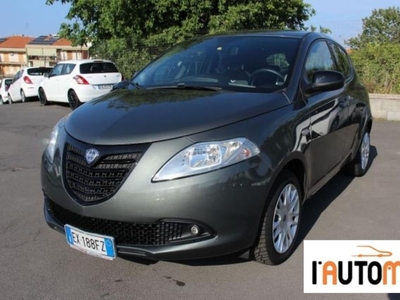 Lancia Ypsilon 1.2 69 CV 5 porte Silver usato