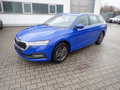 SKODA Octavia Combi 2.0 Tdi Dsg Style*navi*acc*kamera*