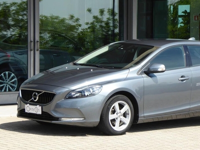 Volvo V40 D2