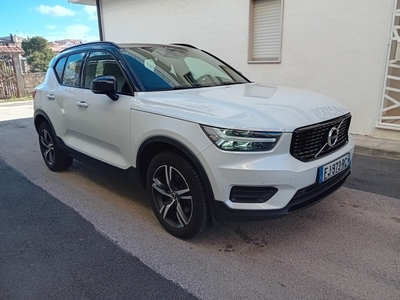 Volvo XC40 D4 AWD Geartronic R-design usato