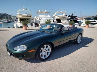 Usato 1996 Jaguar XK8 4.0 Benzin 284 CV (30.000 €)