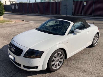 Usato 2001 Audi TT Roadster 1.8 Benzin 179 CV (15.900 €)