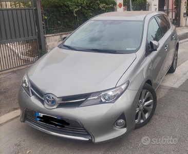 Usato 2015 Toyota Auris 1.8 Benzin 99 CV (12.500 €)