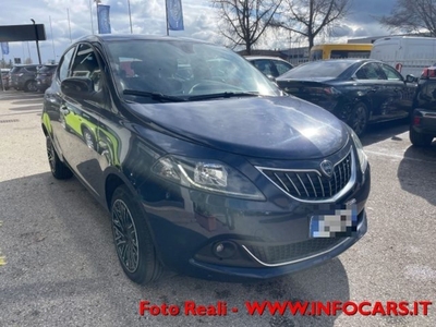 Lancia Ypsilon 1.0 FireFly 5 porte S&S Hybrid Ecochic Gold usato