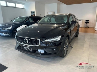 VOLVO V60 Cross Country Mild Hybrid B4 AWD automatico Plus