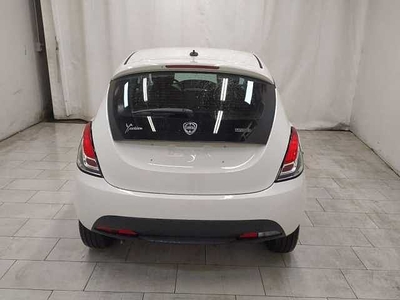 Lancia Ypsilon 1.0 firefly hybrid silver plus s&s 70cv da Azzurra .