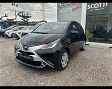 Toyota Aygo 1.0 VVT-i 69 CV 5 porte x-play del 2016 usata a Pisa