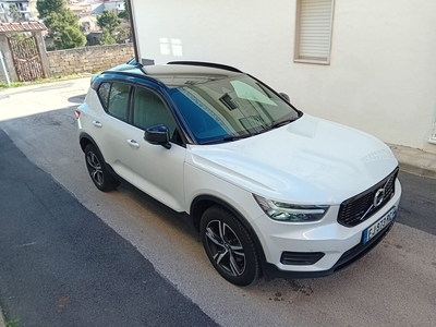 Volvo XC40 D4 AWD Geartronic R-design usato