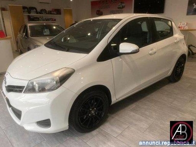 YARIS*5*PORTE*NEOPATENTATI*FINANZIAMENTO*PERMUTA