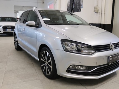 2017 VOLKSWAGEN Polo