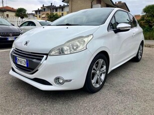 Peugeot 208 VTi 82 CV 3 porte Allure usato