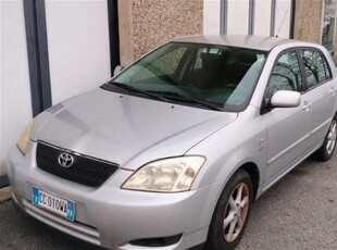 Toyota Corolla 2.0 tdi D-4D 5 porte Sol usato