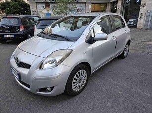 TOYOTA Yaris 1.3 5 porte Sol Benzina