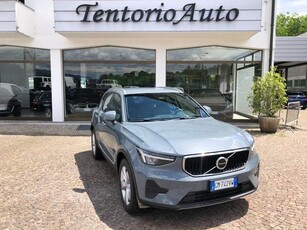 VOLVO XC40 B3 automatico Core Elettrica/Benzina