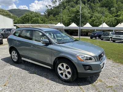 Volvo XC60 D5 AWD Geartronic Kinetic my 10 del 2009 usata a Sesta Godano