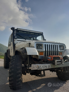 Usato 1992 Jeep Wrangler Benzin (15.000 €)