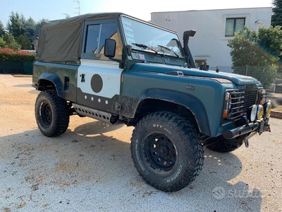 Usato 1994 Land Rover Defender 2.5 Diesel 86 CV (17.000 €)