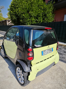 Usato 2004 Smart ForTwo Coupé 0.7 Benzin 61 CV (800 €)