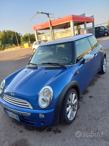 Usato 2006 Mini Cooper 1.6 Benzin 116 CV (4.000 €)