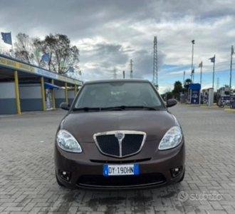 Usato 2009 Lancia Ypsilon 1.2 Benzin 60 CV (5.200 €)