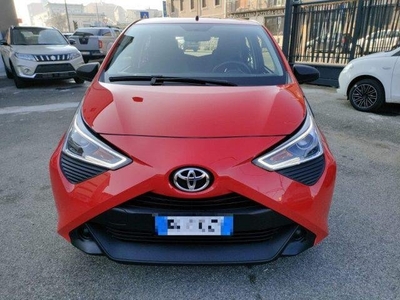 TOYOTA AYGO Connect 1.0 VVT-i X-business (CON ECO-INCENTIVO)