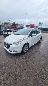 Peugeot 208 1.2 VTi 82 CV 5 porte NEOPATENTATI