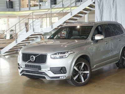 VOLVO Xc90 R-design Awd 7-sitzer D5*geartro Panodach