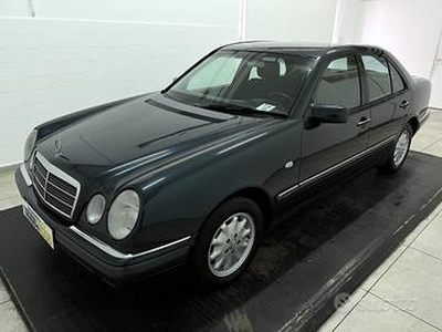 MERCEDES-BENZ E 240 V6 Elegance 170cv