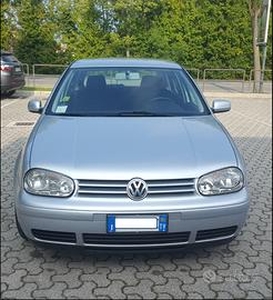 VOLKSWAGEN Golf 4ª serie - 2001