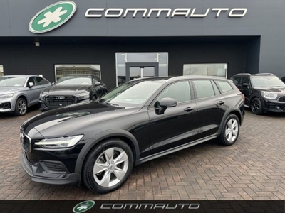 Volvo V60 Cross Country 2.0 b4 Core awd auto usato