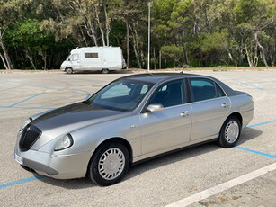 Ammiraglia Lancia Thesis emblema