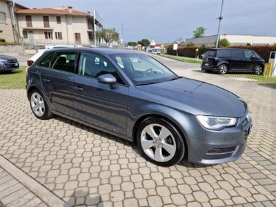 AUDI A3 1.6 TDI S tronic Attraction