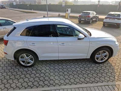 AUDI Q5 40 TDI quattro S line plus