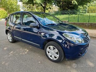 DACIA Sandero 1.2 16v 33000 km 2010