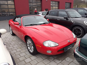 Jaguar xkr convertibile 4000cc del 2001
