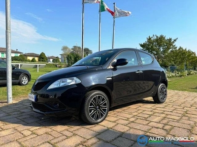 LANCIA YPSILON 1.0 FireFly 5 porte Hybrid Gold NEOPATENTATI