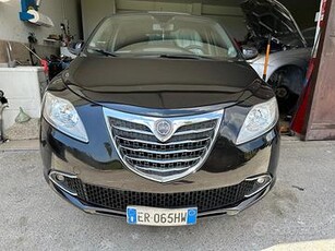 Lancia ypsilon 1,2 benzina 2011