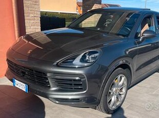 PORSCHE cayenne 2019